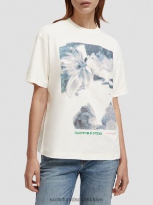 Scotch & Soda Türkiye | Scotch & Soda Gevşek Fit Artwork T-Shirt kadınlar F4B4N76 vanilya beyaz