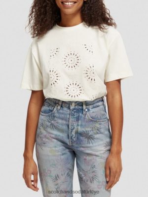Scotch & Soda Türkiye | Scotch & Soda Gevşek fit işlemeli sanat eserleri tişört kadınlar F4B4N90 vanilya beyaz